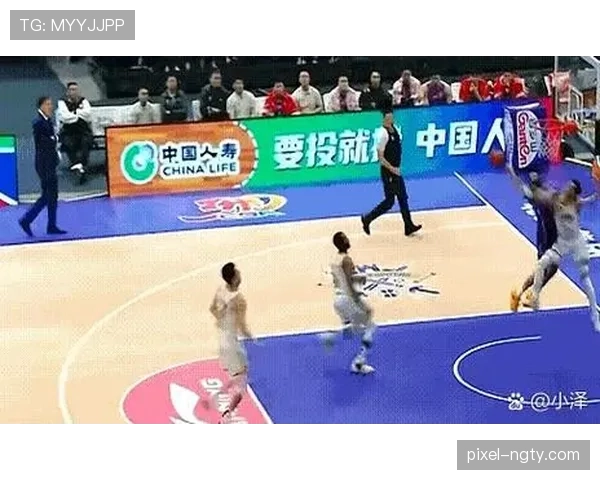 球出比赛状态后，裁判如何判定比赛恢复规则？