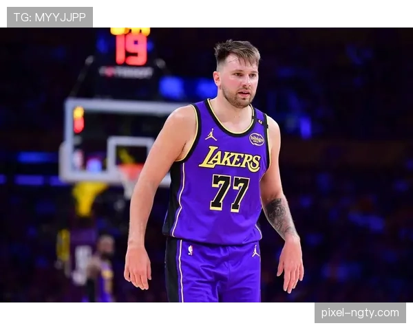 东契奇关键回合持球单打更久，相比库里助攻倾向更高